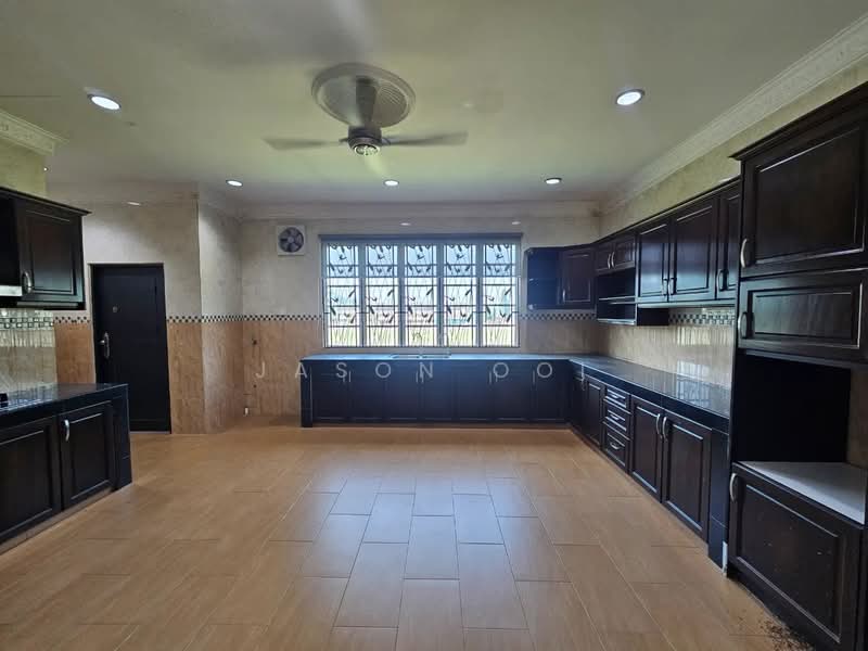 Rumah Berkembar untuk Dijual di Seksyen 27 (Shah Alam) - Jason Ooi - Kitchen - PropertyGuru.com.my