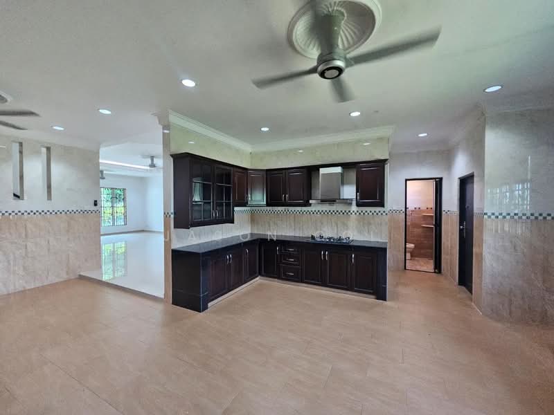 Rumah Berkembar untuk Dijual di Seksyen 27 (Shah Alam) - Jason Ooi - Kitchen - PropertyGuru.com.my