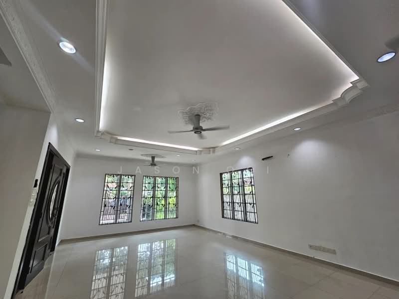 Rumah Berkembar untuk Dijual di Seksyen 27 (Shah Alam) - Jason Ooi - Living Room - PropertyGuru.com.my