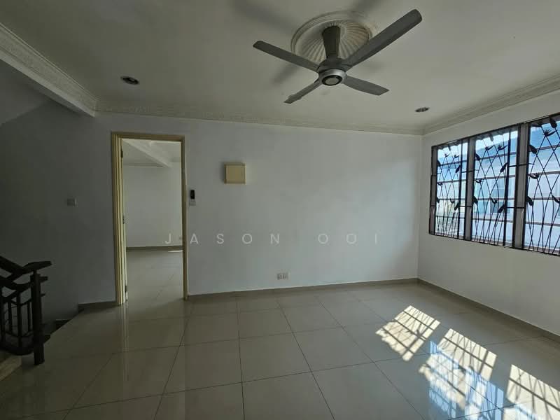 Rumah Berkembar untuk Dijual di Seksyen 27 (Shah Alam) - Jason Ooi - Living Room - PropertyGuru.com.my
