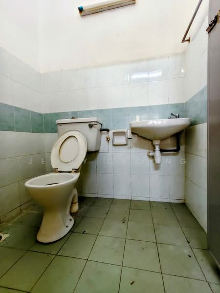 Rumah Teres 1-Tingkat untuk Dijual di Taman Desa Mewah (Semenyih) - Jenny Choong - Bathroom - PropertyGuru.com.my