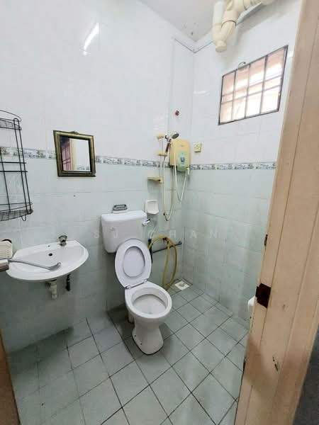 Terraced House for Rent in Taman Mutiara Rini (Skudai) - SJ CHAN - Bathroom - PropertyGuru.com.my