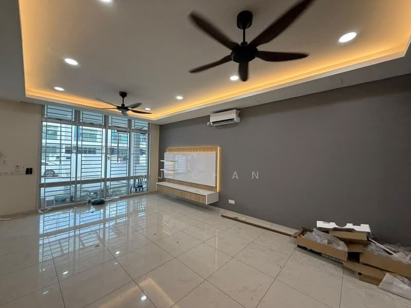 2-storey Terraced House for Rent in Taman Mount Austin (Tebrau) - SJ CHAN - Living Room - PropertyGuru.com.my