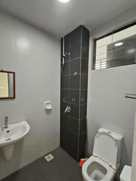 2.5-storey Terraced House for Rent in Bandar Indahpura (Kulai) - SJ CHAN - Bathroom - PropertyGuru.com.my