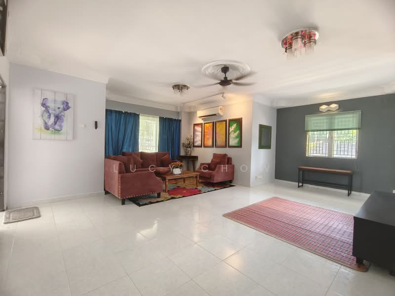 Bungalow House untuk Dijual di Bandar Country Homes (Rawang) - Lucy Chow - Living Room - PropertyGuru.com.my