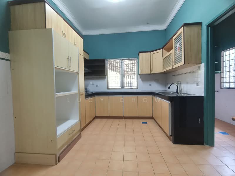 Bungalow House untuk Dijual di Bandar Country Homes (Rawang) - Lucy Chow - Kitchen - PropertyGuru.com.my