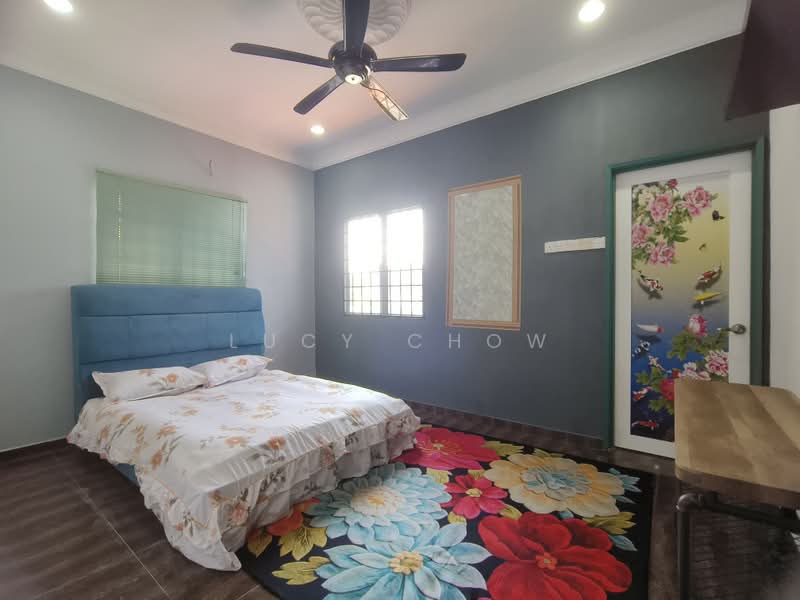 Bungalow House untuk Dijual di Bandar Country Homes (Rawang) - Lucy Chow - Bedroom - PropertyGuru.com.my