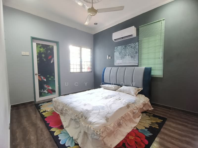 Bungalow House untuk Dijual di Bandar Country Homes (Rawang) - Lucy Chow - Bedroom - PropertyGuru.com.my