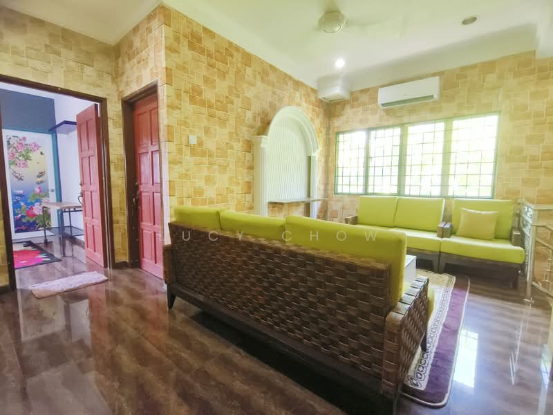 Bungalow House untuk Dijual di Bandar Country Homes (Rawang) - Lucy Chow - Living Room - PropertyGuru.com.my
