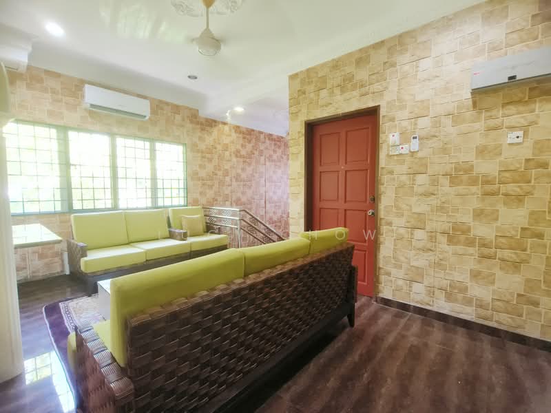 Bungalow House untuk Dijual di Bandar Country Homes (Rawang) - Lucy Chow - Living Room - PropertyGuru.com.my