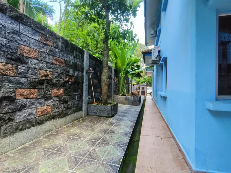 Bungalow House untuk Dijual di Bandar Country Homes (Rawang) - Lucy Chow - Exterior - PropertyGuru.com.my