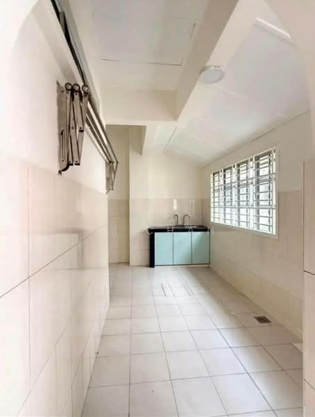 Rumah Teres 2-Tingkat untuk Disewa di Taman Pelangi Indah (Ulu Tiram) - SJ CHAN - Kitchen - PropertyGuru.com.my