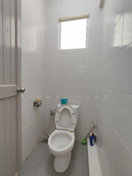 Pangsapuri untuk Disewa di Samajaya Apartment - Thomas Tong - Bathroom - PropertyGuru.com.my