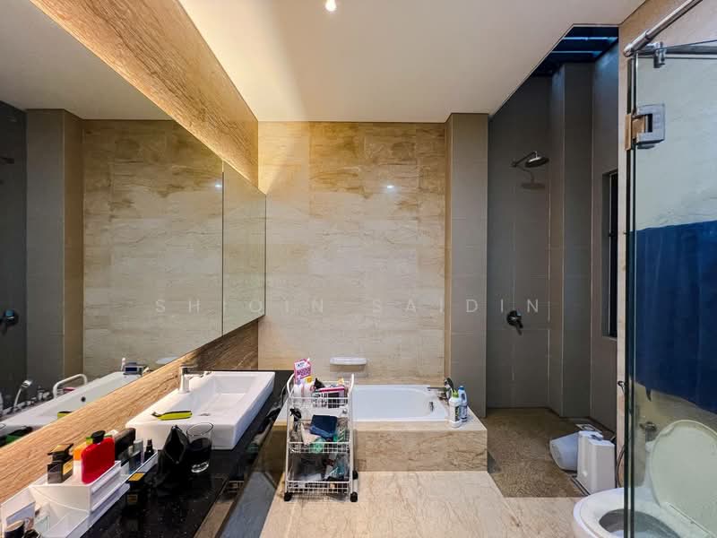 Semi-Detached House for Sale in Desa Sri Hartamas (Sri Hartamas) - Shiqin Saidin - Bathroom - PropertyGuru.com.my
