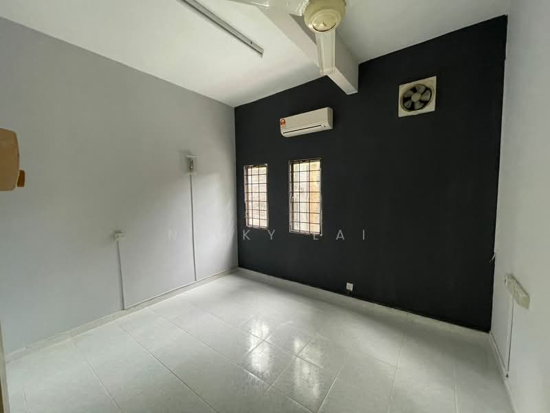 Bungalow House untuk Dijual di Bandar Country Homes (Rawang) - Nicky Lai - Interior - PropertyGuru.com.my