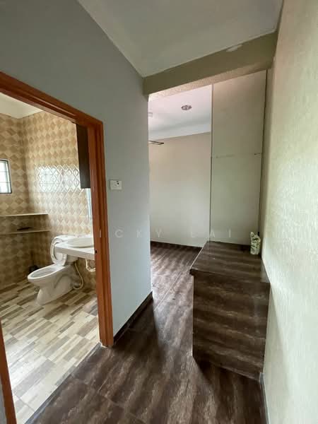 Bungalow House untuk Dijual di Bandar Country Homes (Rawang) - Nicky Lai - Bathroom - PropertyGuru.com.my
