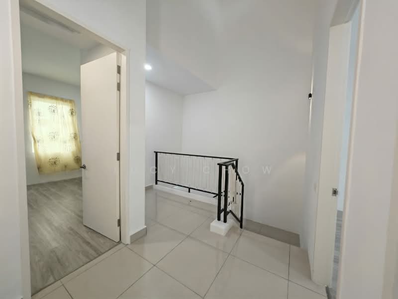 Rumah Teres 2-Tingkat untuk Disewa di Bandar Country Homes (Rawang) - Lucy Chow - Corridor - PropertyGuru.com.my