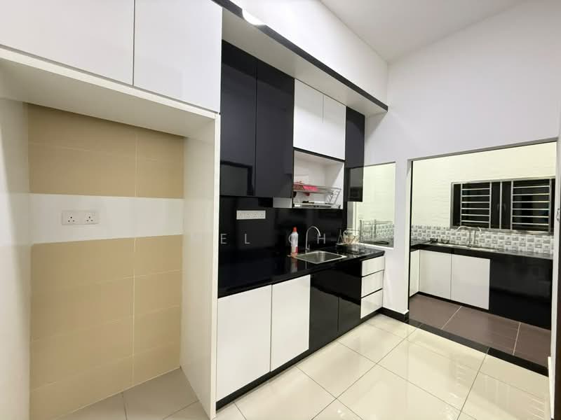Rumah Teres 2-Tingkat untuk Dijual di Bandar Putra (Kulai) - MEL CHU - Kitchen - PropertyGuru.com.my