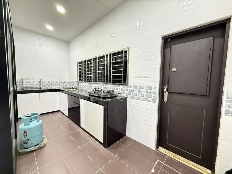 Rumah Teres 2-Tingkat untuk Dijual di Bandar Putra (Kulai) - MEL CHU - Kitchen - PropertyGuru.com.my