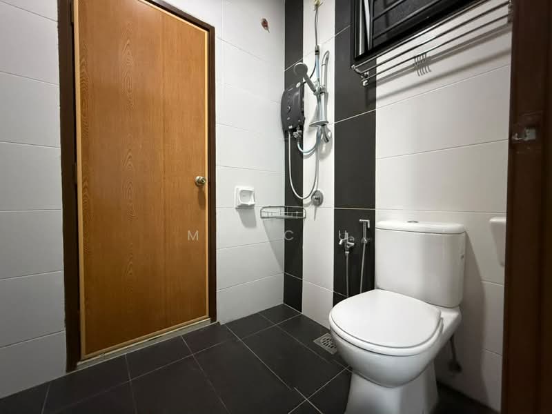 Rumah Teres 2-Tingkat untuk Dijual di Bandar Putra (Kulai) - MEL CHU - Bathroom - PropertyGuru.com.my