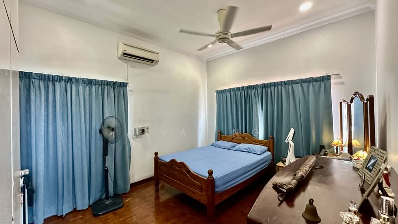 Bungalow House untuk Dijual di Taman Bukit Pantai (Bangsar) - Aivan Ng - Bedroom - PropertyGuru.com.my
