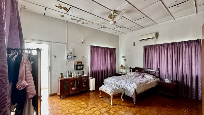 Bungalow House untuk Dijual di Taman Bukit Pantai (Bangsar) - Aivan Ng - Bedroom - PropertyGuru.com.my