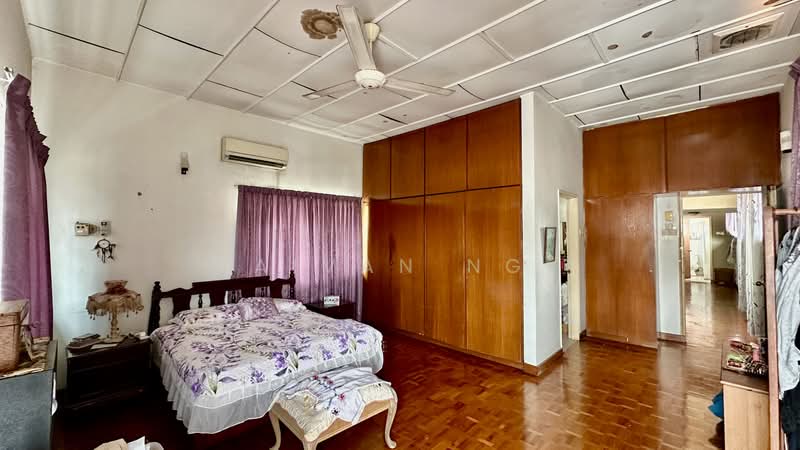 Bungalow House untuk Dijual di Taman Bukit Pantai (Bangsar) - Aivan Ng - Bedroom - PropertyGuru.com.my