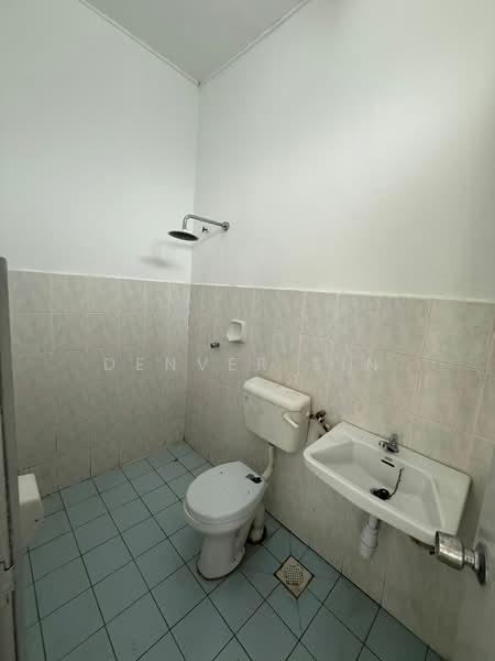 Rumah Teres 2-Tingkat untuk Dijual di Bandar Mahkota Cheras (Cheras) - Denver Sin - Bathroom - PropertyGuru.com.my