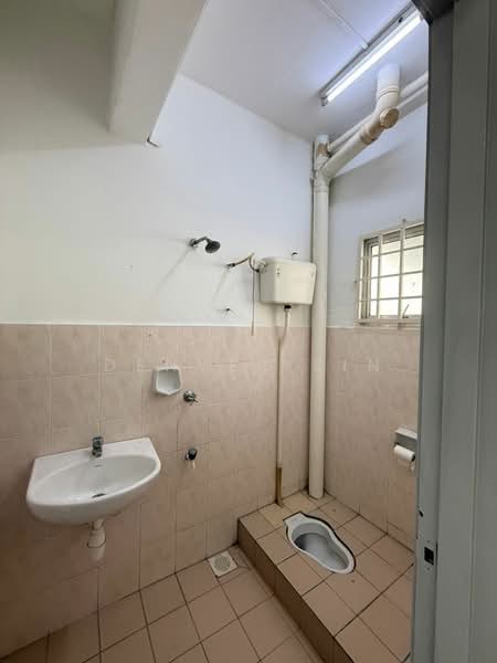 Rumah Teres 2-Tingkat untuk Dijual di Bandar Mahkota Cheras (Cheras) - Denver Sin - Bathroom - PropertyGuru.com.my