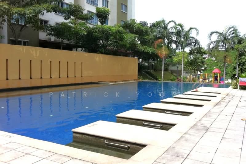 Kondominium untuk Dijual di Green Avenue Condominium - Patrick Yoong - Pool - PropertyGuru.com.my