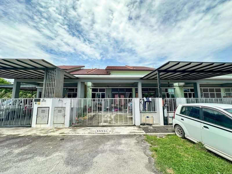 1-storey Terraced House for Sale in Kampung Jenderam Hilir (Dengkil) - Gudrotullah Ikhwan - Exterior - PropertyGuru.com.my
