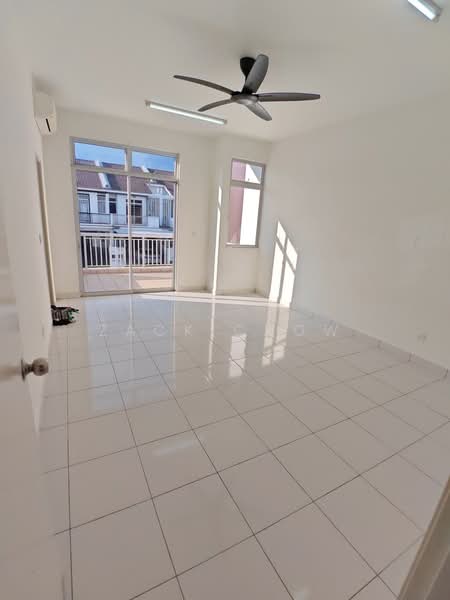Rumah Teres 2-Tingkat untuk Dijual di Bandar Bistari Perdana (Pasir Gudang) - Zack Chow - Living Room - PropertyGuru.com.my
