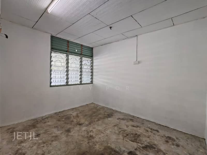 Rumah Teres 1-Tingkat untuk Dijual di Kampung Pendamar (Klang) - Ivy Por - Interior - PropertyGuru.com.my