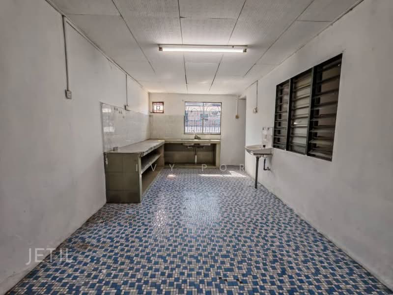 Rumah Teres 1-Tingkat untuk Dijual di Kampung Pendamar (Klang) - Ivy Por - Kitchen - PropertyGuru.com.my