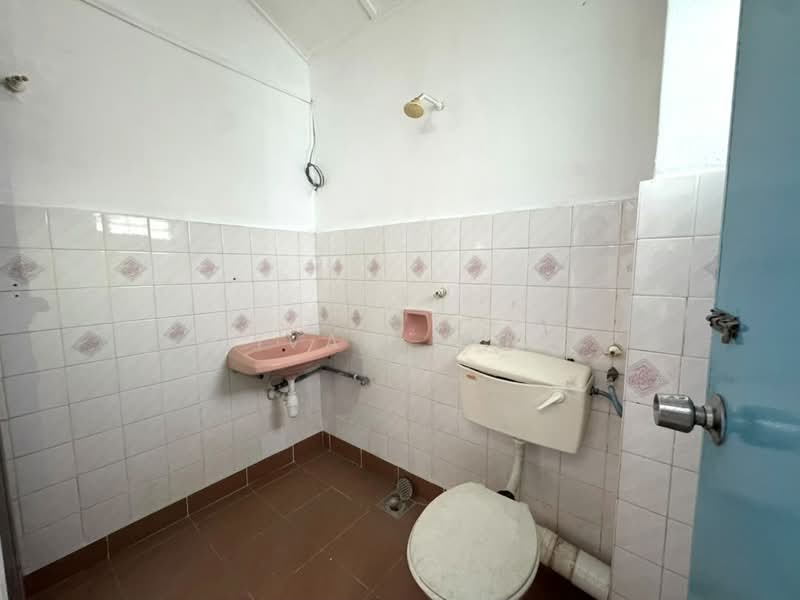 Rumah Teres 2-Tingkat untuk Dijual di BANDAR PUCHONG JAYA (Puchong) - Ivan Tan - Bathroom - PropertyGuru.com.my