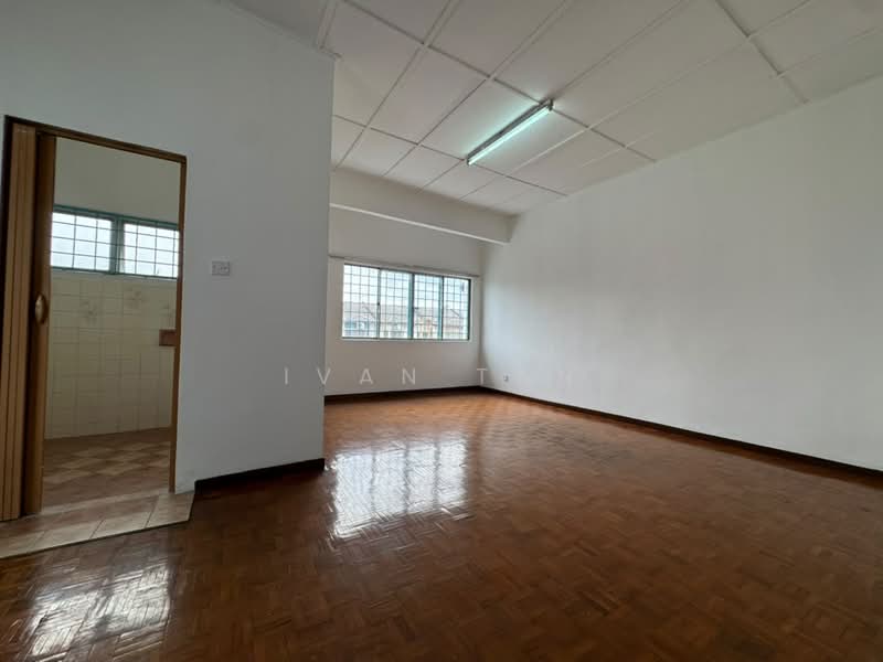 Rumah Teres 2-Tingkat untuk Dijual di BANDAR PUCHONG JAYA (Puchong) - Ivan Tan - Living Room - PropertyGuru.com.my