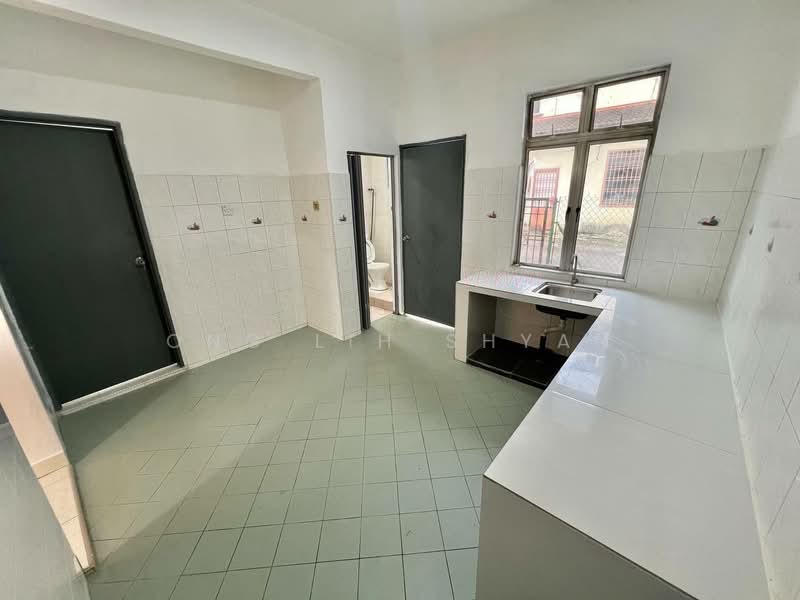 2-storey Terraced House for Sale in Taman Mutiara (Pontian) - Ong Lih Shyan - Kitchen - PropertyGuru.com.my