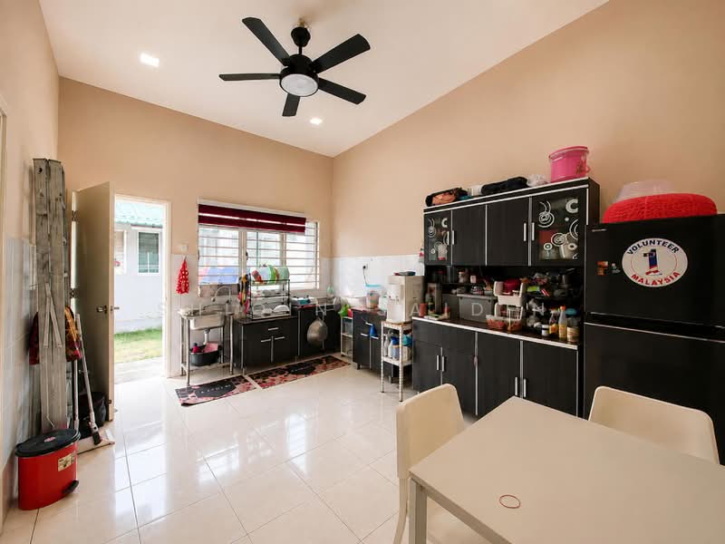 1-storey Terraced House for Sale in Puncak Alam (Selangor) - Shiqin Saidin - Kitchen - PropertyGuru.com.my