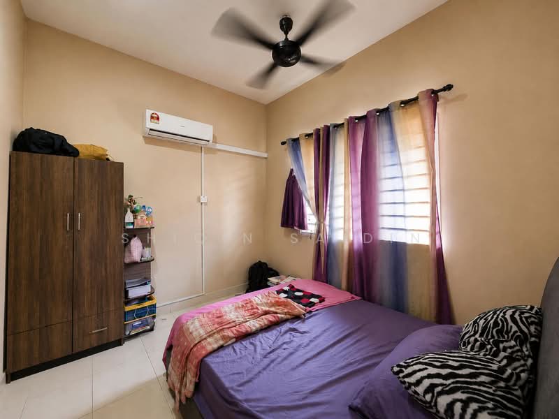 1-storey Terraced House for Sale in Puncak Alam (Selangor) - Shiqin Saidin - Bedroom - PropertyGuru.com.my