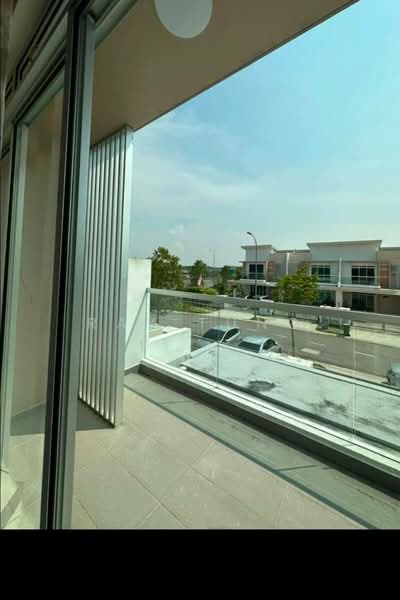 Rumah Teres 2-Tingkat untuk Dijual di Gelang Patah (Gelang Patah) - Ray Tung - Balcony - PropertyGuru.com.my