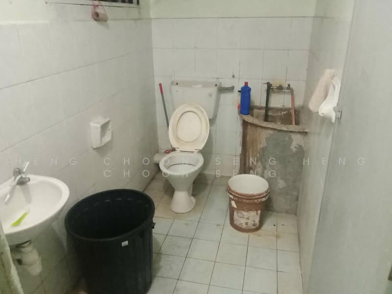 Pangsapuri untuk Dijual di Taman Sri Batu Caves - heng choon seng heng choon seng - Bathroom - PropertyGuru.com.my