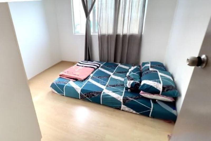 Kediaman Servis untuk Dijual di Larkin Heights - Ong Lih Shyan - Bedroom - PropertyGuru.com.my