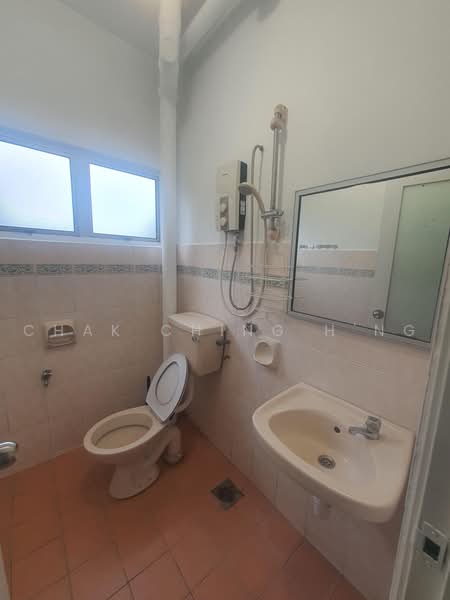 Apartment for Rent at Apartment Sri Ara - Chak Ching H'Ng - Bathroom - PropertyGuru.com.my