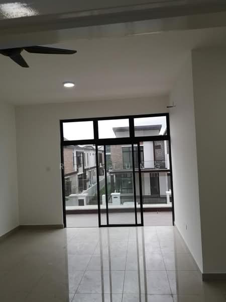 Cluster House for Sale in Bandar Cemerlang (Ulu Tiram) - Ray Tung - Interior - PropertyGuru.com.my