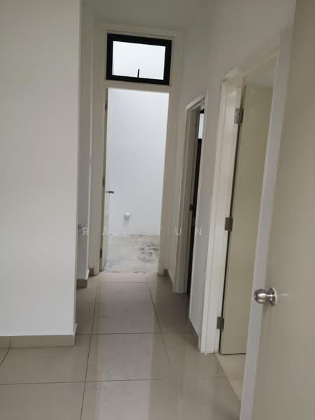 Cluster House for Sale in Bandar Cemerlang (Ulu Tiram) - Ray Tung - Corridor - PropertyGuru.com.my