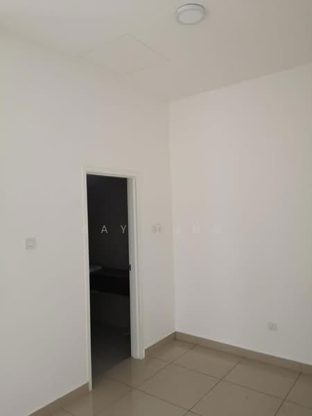 Cluster House for Sale in Bandar Cemerlang (Ulu Tiram) - Ray Tung - Interior - PropertyGuru.com.my