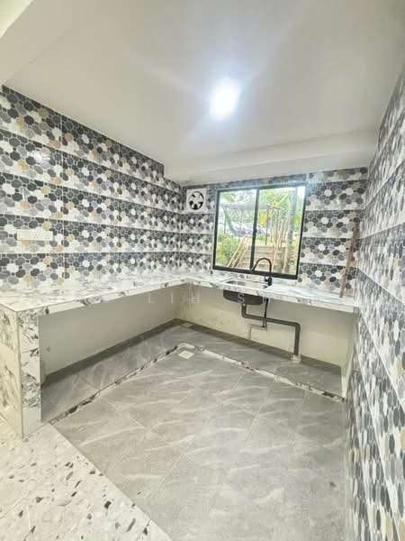 Rumah Flat untuk Dijual di Bandar Selesa Jaya - Ong Lih Shyan - Kitchen - PropertyGuru.com.my