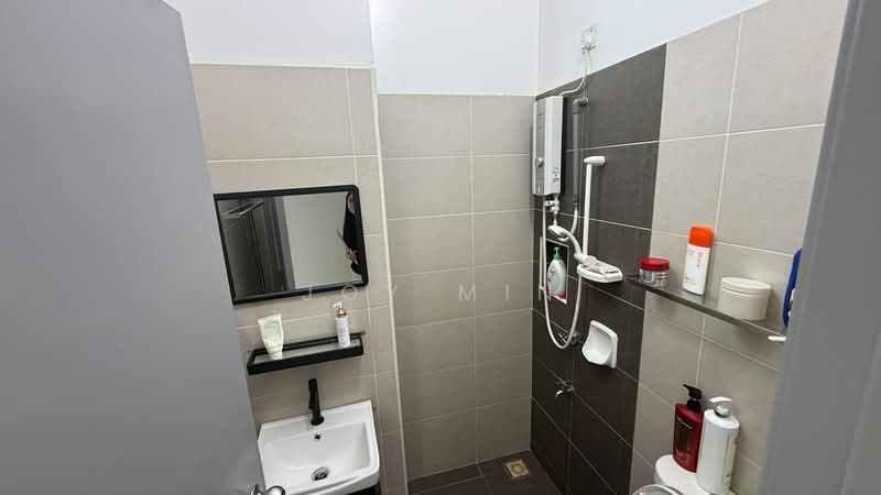 Rumah Teres 2-Tingkat untuk Dijual di Taman Sutera Utama (Skudai) - Joy Min - Bathroom - PropertyGuru.com.my