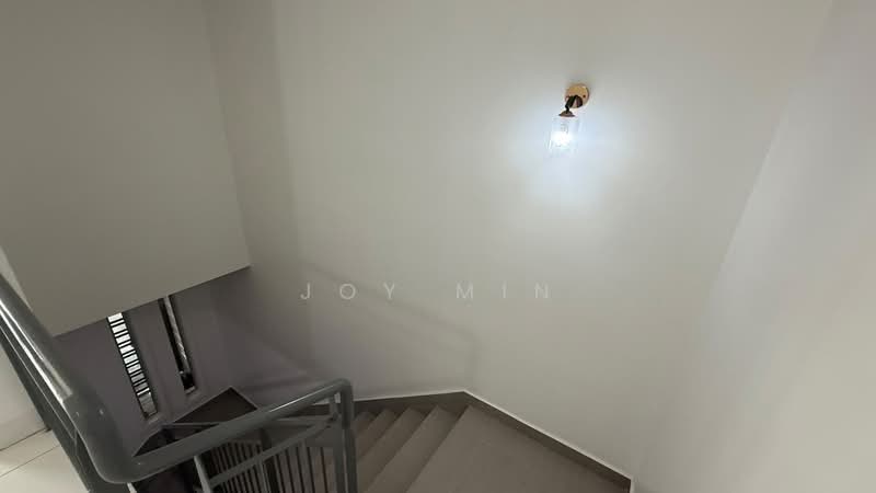 Rumah Teres 2-Tingkat untuk Dijual di Taman Sutera Utama (Skudai) - Joy Min - Corridor - PropertyGuru.com.my