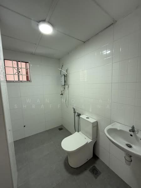 Condominium for Rent at Villa Flora - Wan Norman Ishraff Zainal Abidin - Bathroom - PropertyGuru.com.my